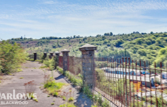 Land for sale in Aberbeeg photo